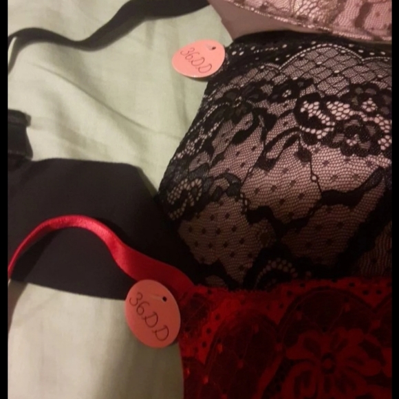 Bras - Picture 2 of 4